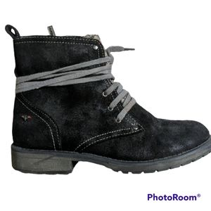 ROXY Bowman Lace-up Faux Leather Booties Size 4